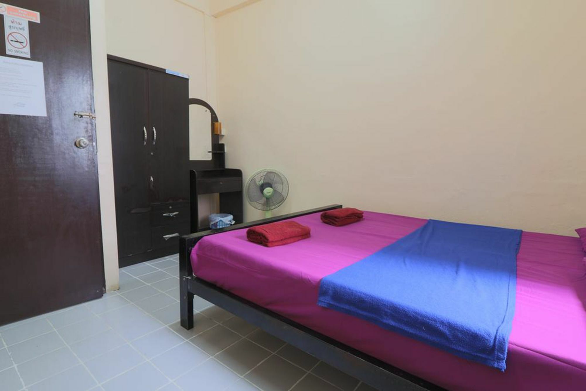 Yaya Guesthouse Bangkok Luaran gambar