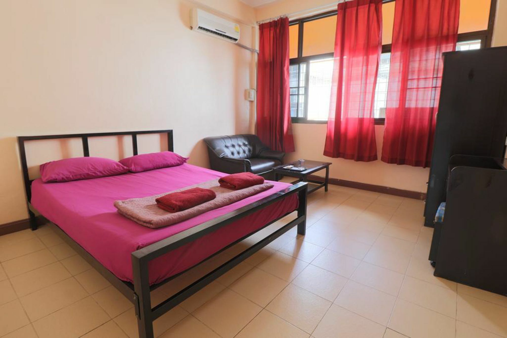Yaya Guesthouse Bangkok Luaran gambar